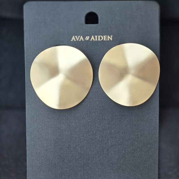 Ava & Aiden Matte Gold Statement Disc Earrings - Picture 1 of 2